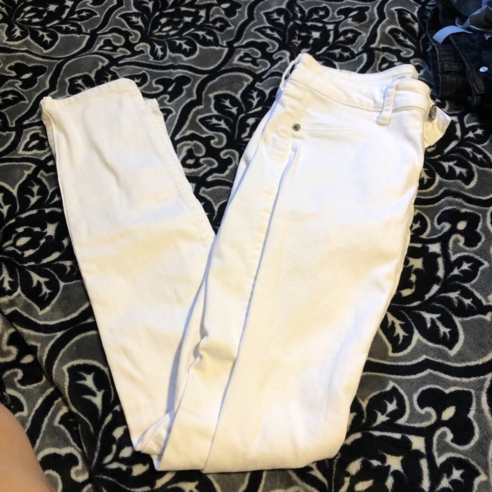 White amber Crombie and Fitch skinny jeans